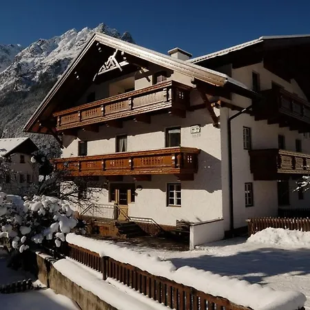 Gaestehaus Schoepf Elsa Bed & Breakfast