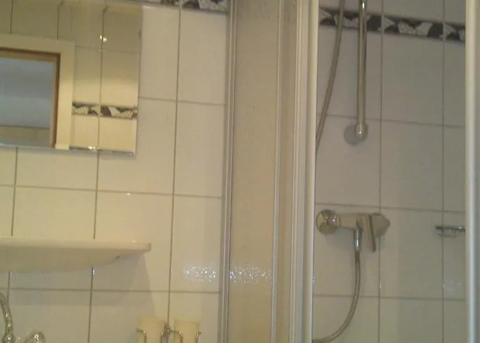 Gaestehaus Schoepf Elsa Отель типа 