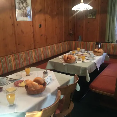 Gaestehaus Schoepf Elsa *